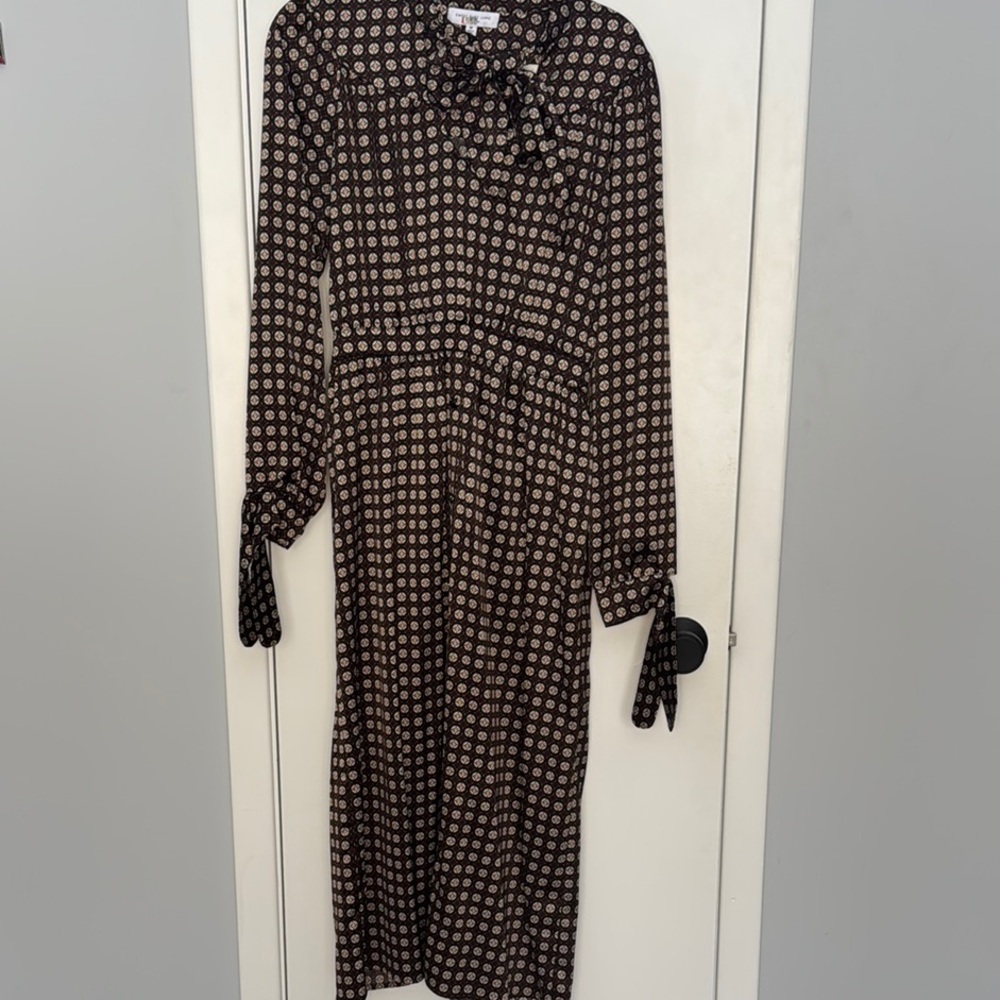 Elegant Black and White Patterned Dress